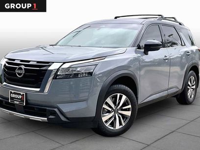 Used 2023 Nissan Pathfinder SL