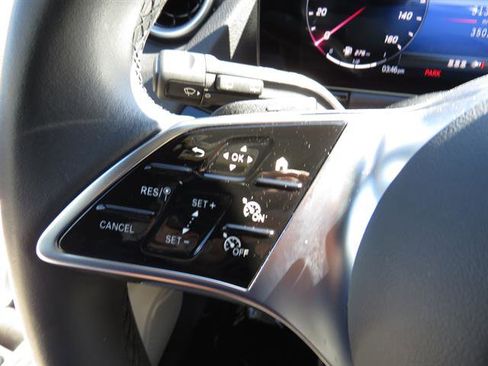 Used 2025 Mercedes-Benz GLA 250 4MATIC image 11