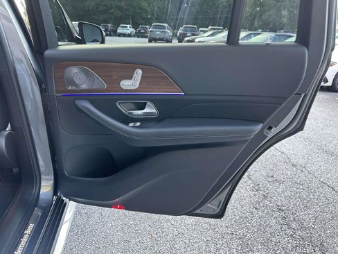 Certified 2025 Mercedes-Benz GLS 450 4MATIC image 47