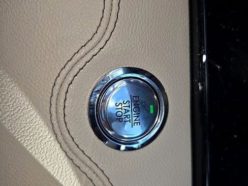 Used 2024 Lincoln Navigator Premiere image 17