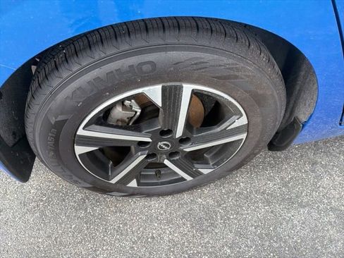 Used 2025 Nissan Sentra SV image 11