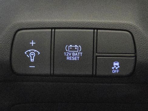 Certified 2024 Hyundai Elantra Blue image 33