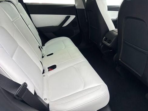 Used 2021 Tesla Model Y Long Range AWD/4WD image 39