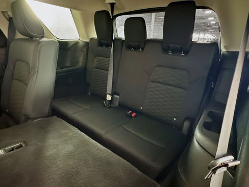 Used 2025 Nissan Pathfinder SV AWD/4WD image 28