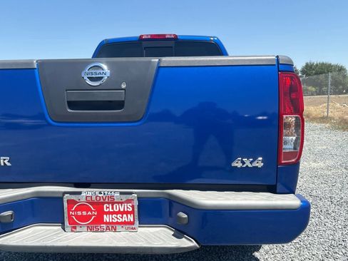 Used 2012 Nissan Frontier SV w/ Sport Appearance Pkg AWD/4WD image 13
