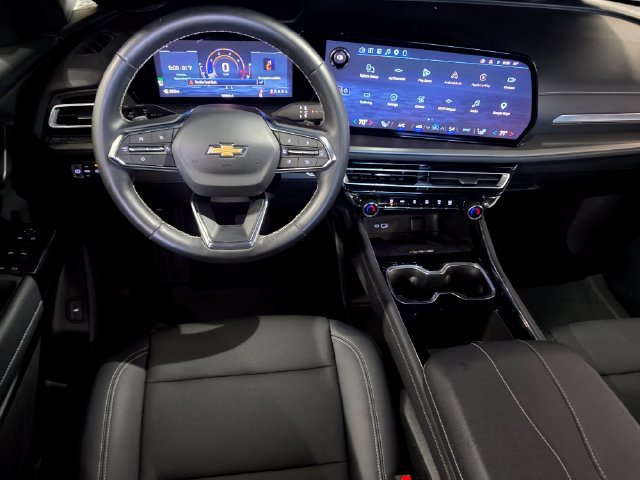 Used 2026 Chevrolet Traverse LT FWD image 39