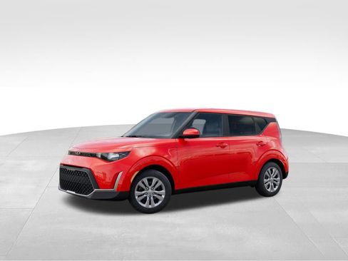 Used 2025 Kia Soul LX image 4