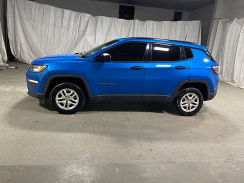 Used 2017 Jeep Compass Sport AWD/4WD image 4