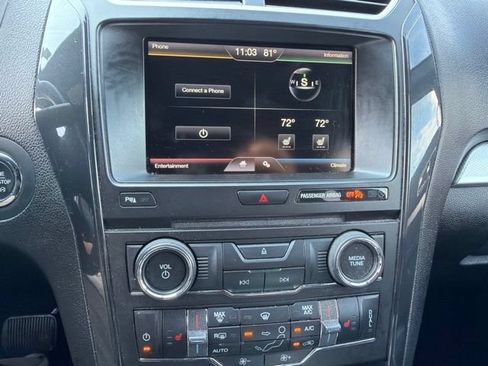 Used 2016 Ford Explorer XLT w/ Equipment Group 202A AWD/4WD image 12