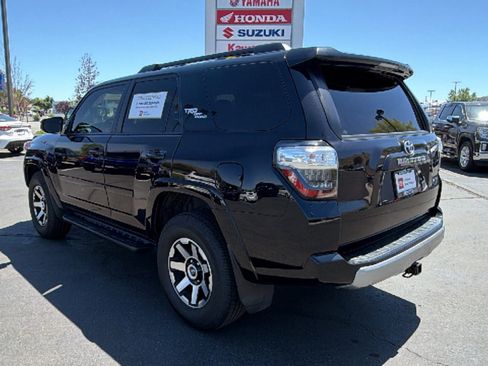 Certified 2022 Toyota 4Runner TRD Off-Road AWD/4WD image 5