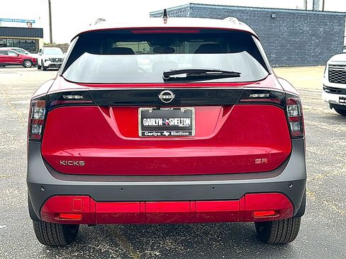 New 2026 Nissan Kicks SR FWD image 7