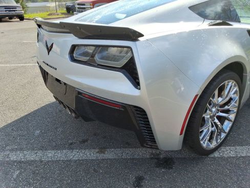 Used 2015 Chevrolet Corvette Z06 w/ 2LZ Preferred Equipment Group image 17