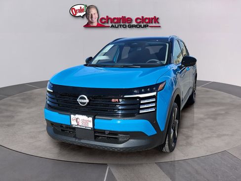 New 2026 Nissan Kicks SR FWD image 9