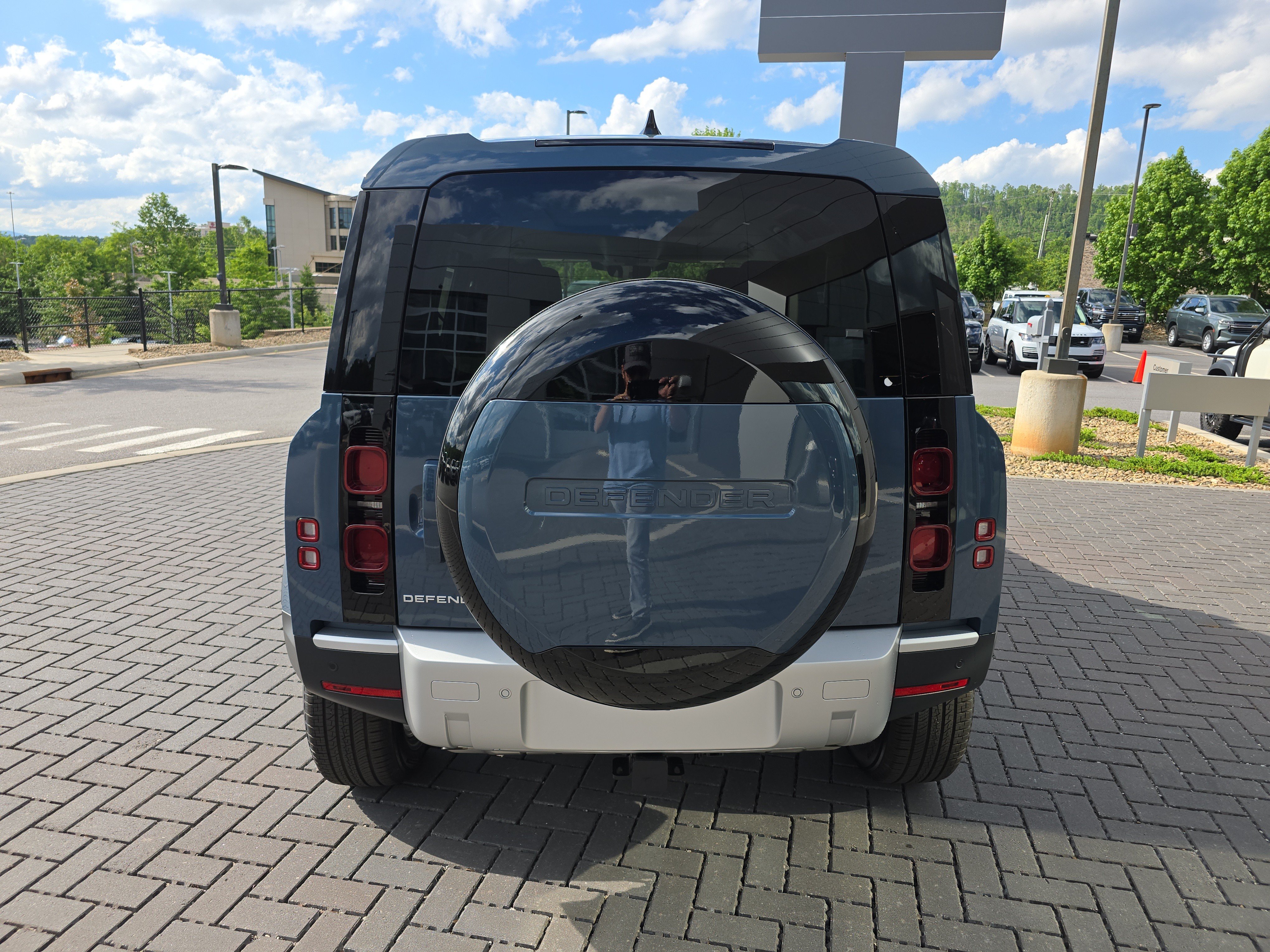 Used 2025 Land Rover Defender 110 S AWD/4WD image 6