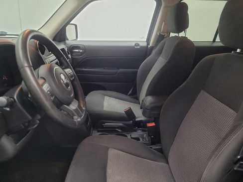 Used 2016 Jeep Patriot Latitude AWD/4WD image 17