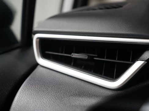 Used 2024 Toyota Corolla LE FWD image 23