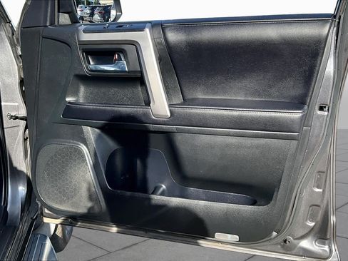 Used 2016 Toyota 4Runner SR5 RWD image 21