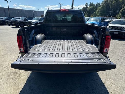 Used 2017 RAM 1500 Express AWD/4WD image 12