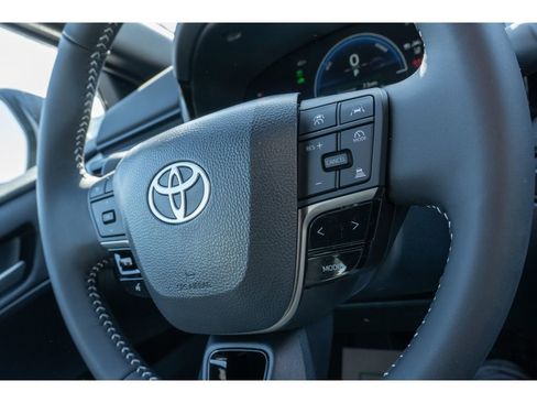 Used 2026 Toyota Camry SE image 25