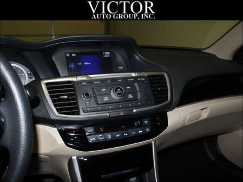 Used 2017 Honda Accord LX image 19