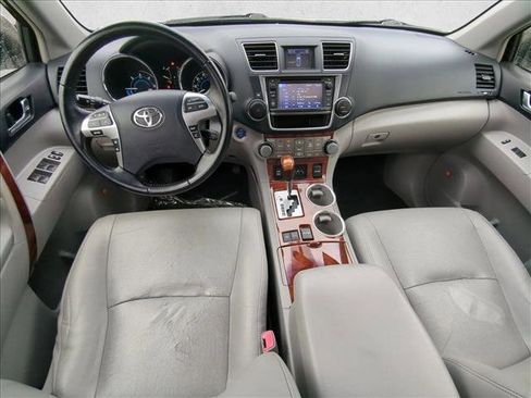 Used 2013 Toyota Highlander Limited image 17