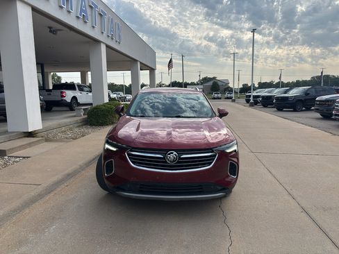 Used 2022 Buick Envision Essence w/ Safety Package FWD image 2