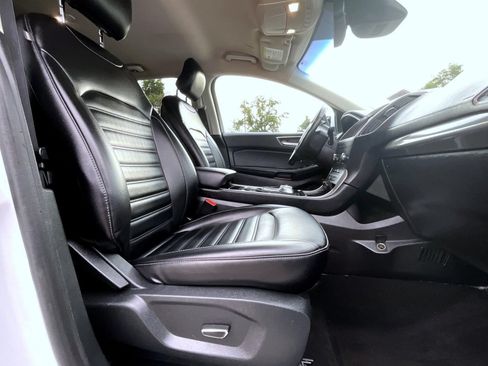 Used 2019 Ford Edge SEL w/ Equipment Group 201A AWD/4WD image 17