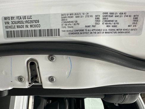 Used 2024 RAM 2500 Limited image 11