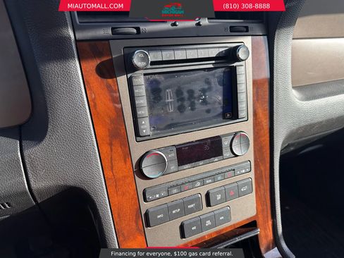 Used 2014 Lincoln Navigator Sport Utility 4D image 13