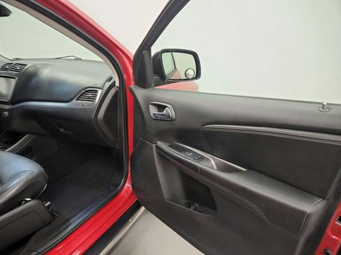 Used 2019 Dodge Journey Crossroad FWD image 23