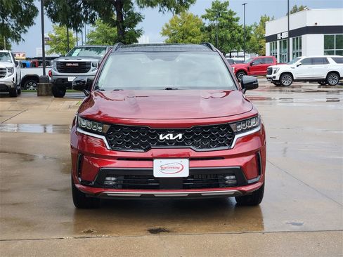 Used 2023 Kia Sorento EX image 2
