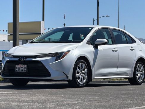 Used 2025 Toyota Corolla LE FWD image 10