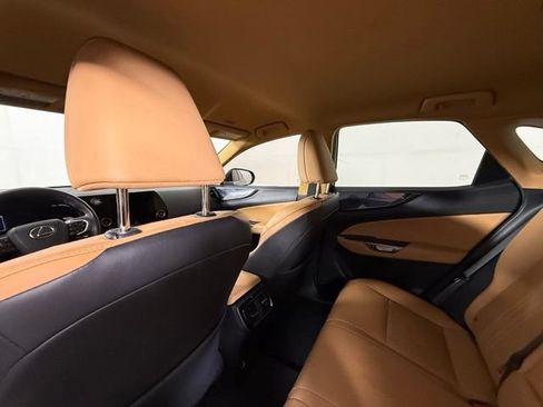 Used 2023 Lexus NX 250 FWD w/ Towing Package (2000 Lbs) image 24
