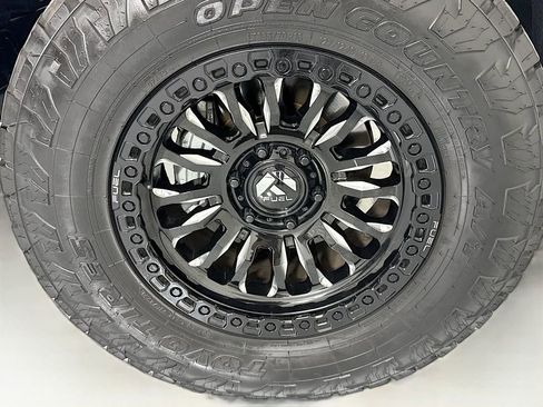 Used 2025 Toyota Tacoma TRD Sport AWD/4WD image 32