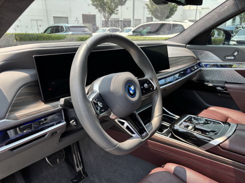 Certified 2023 BMW i7 xDrive60 AWD/4WD image 16