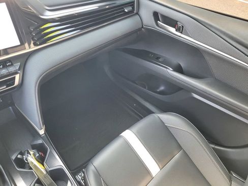 Used 2025 Toyota Camry SE FWD image 13