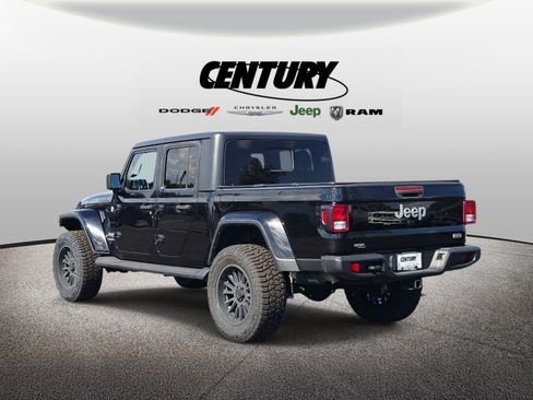 Used 2020 Jeep Gladiator Overland w/ Popular Equipment Package AWD/4WD image 6