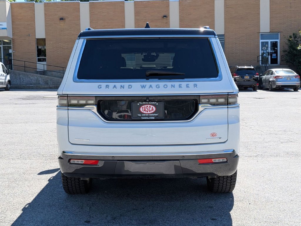 Used 2022 Jeep Grand Wagoneer Series I AWD/4WD image 4