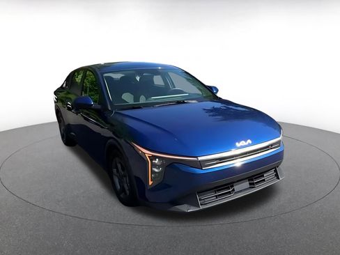Used 2025 Kia K4 FWD image 16