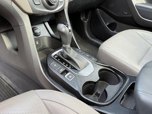 Used 2018 Hyundai Santa Fe Limited image 21