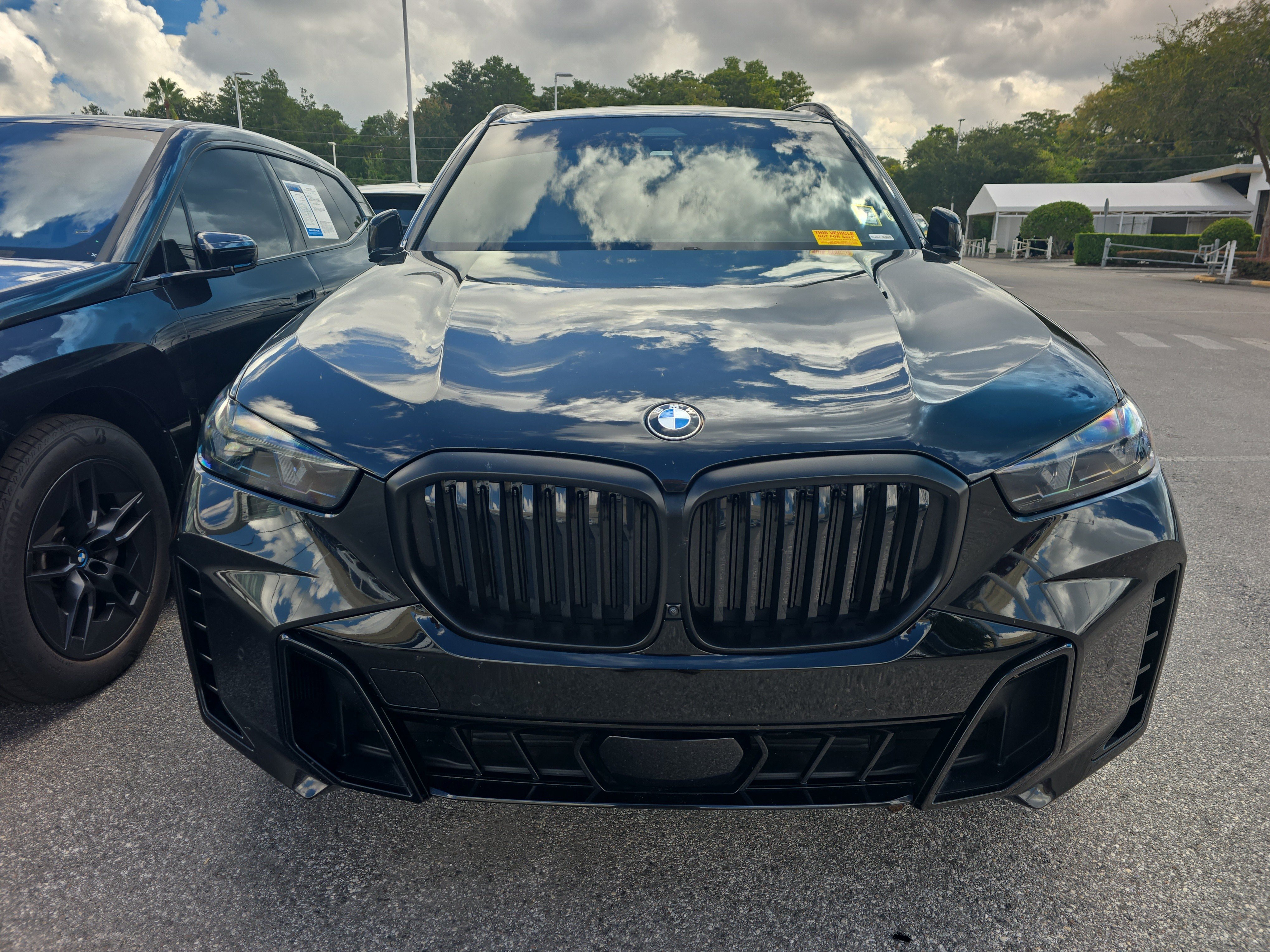 Certified 2025 BMW X5 xDrive40i w/ M Sport Package AWD/4WD image 2