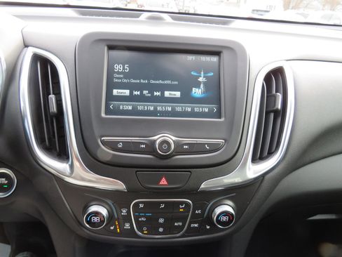 Used 2018 Chevrolet Equinox LT image 5