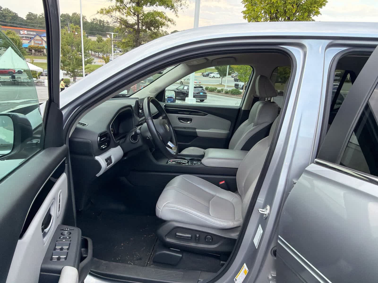 Certified 2025 Honda Pilot EX-L image 17