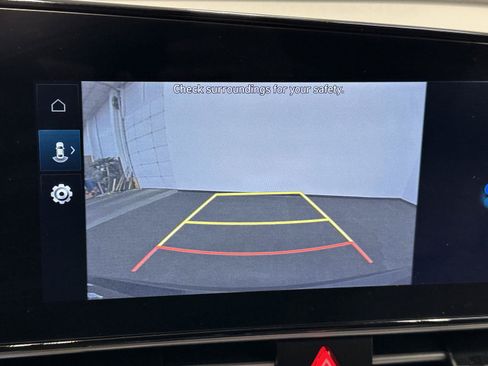 Used 2024 Hyundai Elantra SEL FWD image 23
