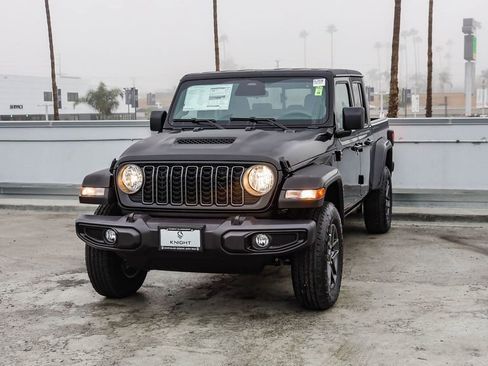 New 2026 Jeep Gladiator Sport image 4