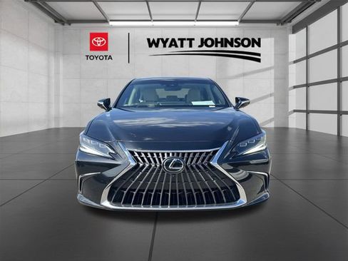 Used 2024 Lexus ES 300h Ultra Luxury w/ Accessory Package (Z2) FWD image 8