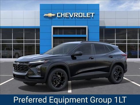 New 2026 Chevrolet Trax LT w/ Driver Confidence Package FWD image 2