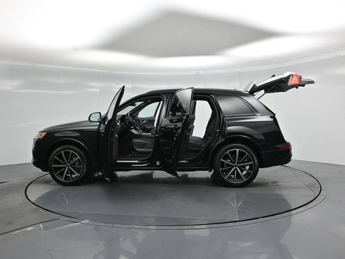 Used 2022 Audi Q7 3.0T Premium Plus w/ Premium Plus Package AWD/4WD image 36