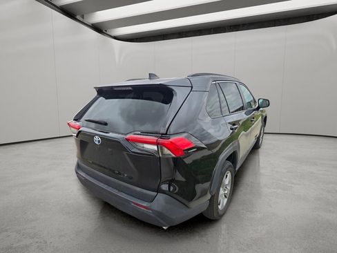 Used 2022 Toyota RAV4 LE AWD/4WD image 5