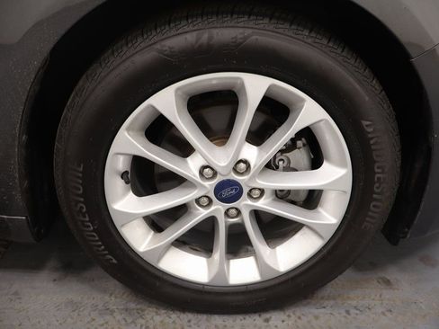 Used 2019 Ford Fusion SE FWD image 27
